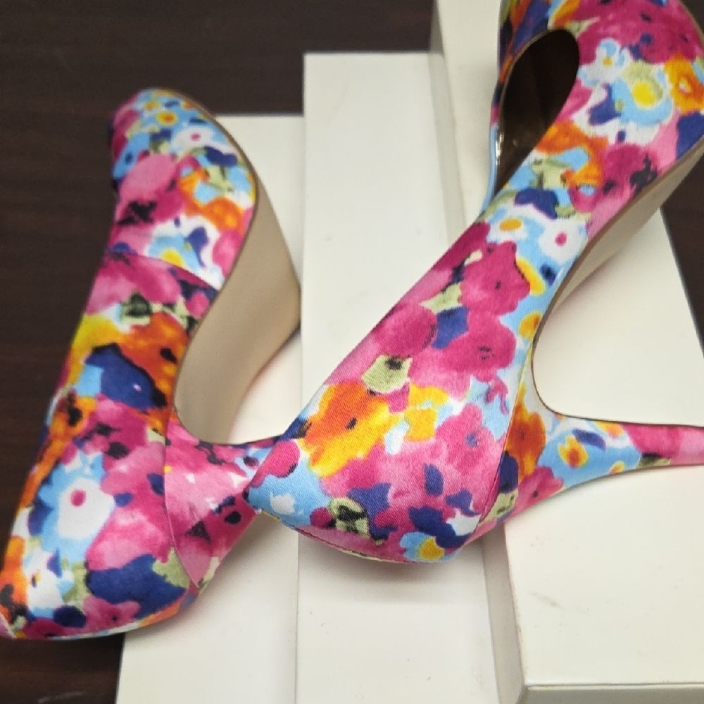 Madden Girl Pink and Yellow Heels with Artistic Flair - Picture 5 of 5